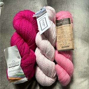 Mixed lot pink yarn